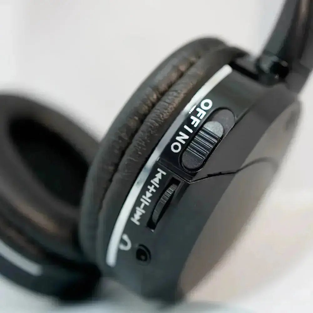 13.3" Roadstar Android Entertainment Headrest Tablet Screens With Bluetooth Headphones