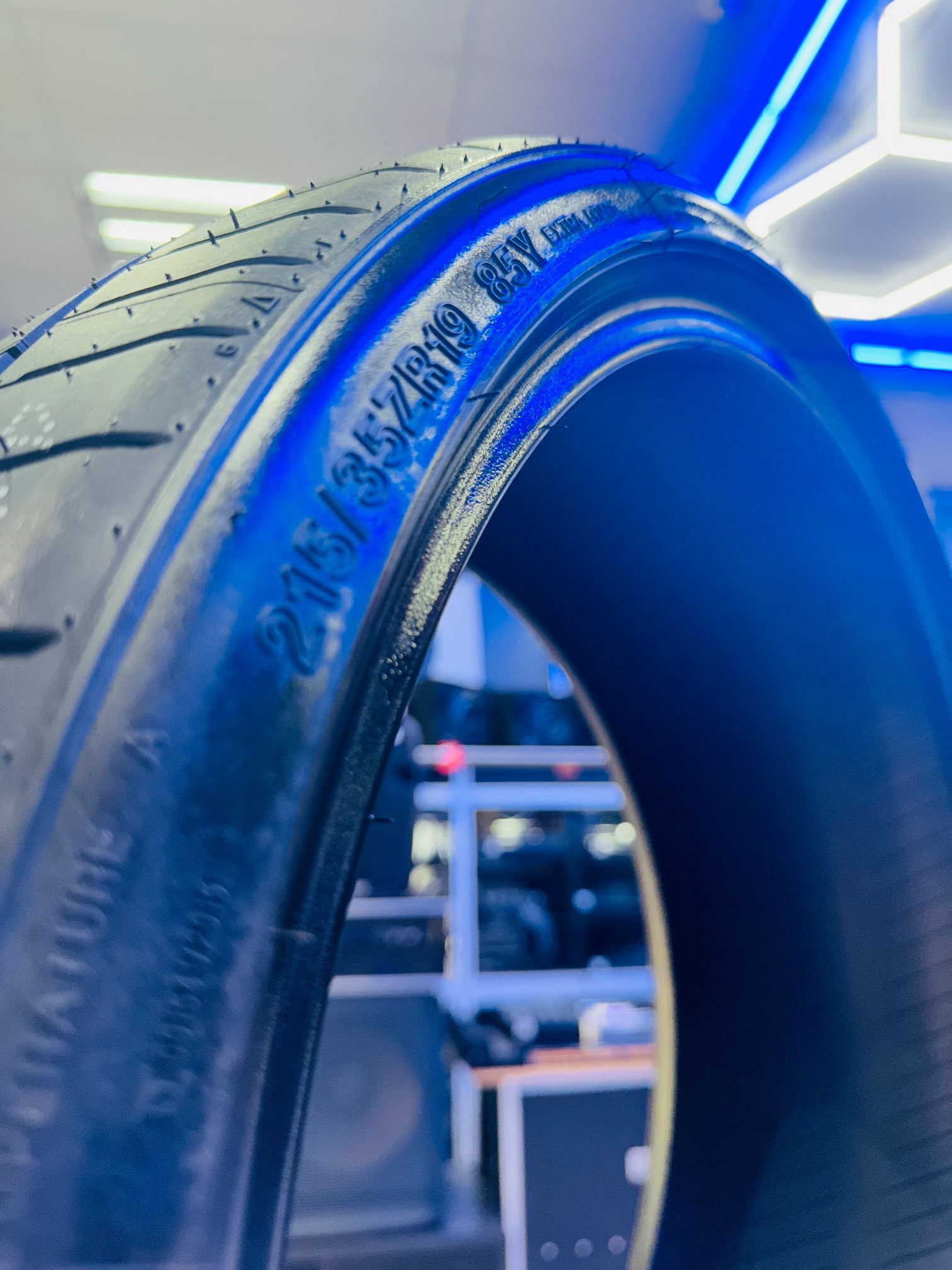 215/35/19 WINDFORCE TYRE