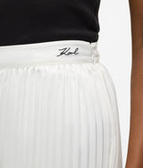 Pleated wide-leg pants