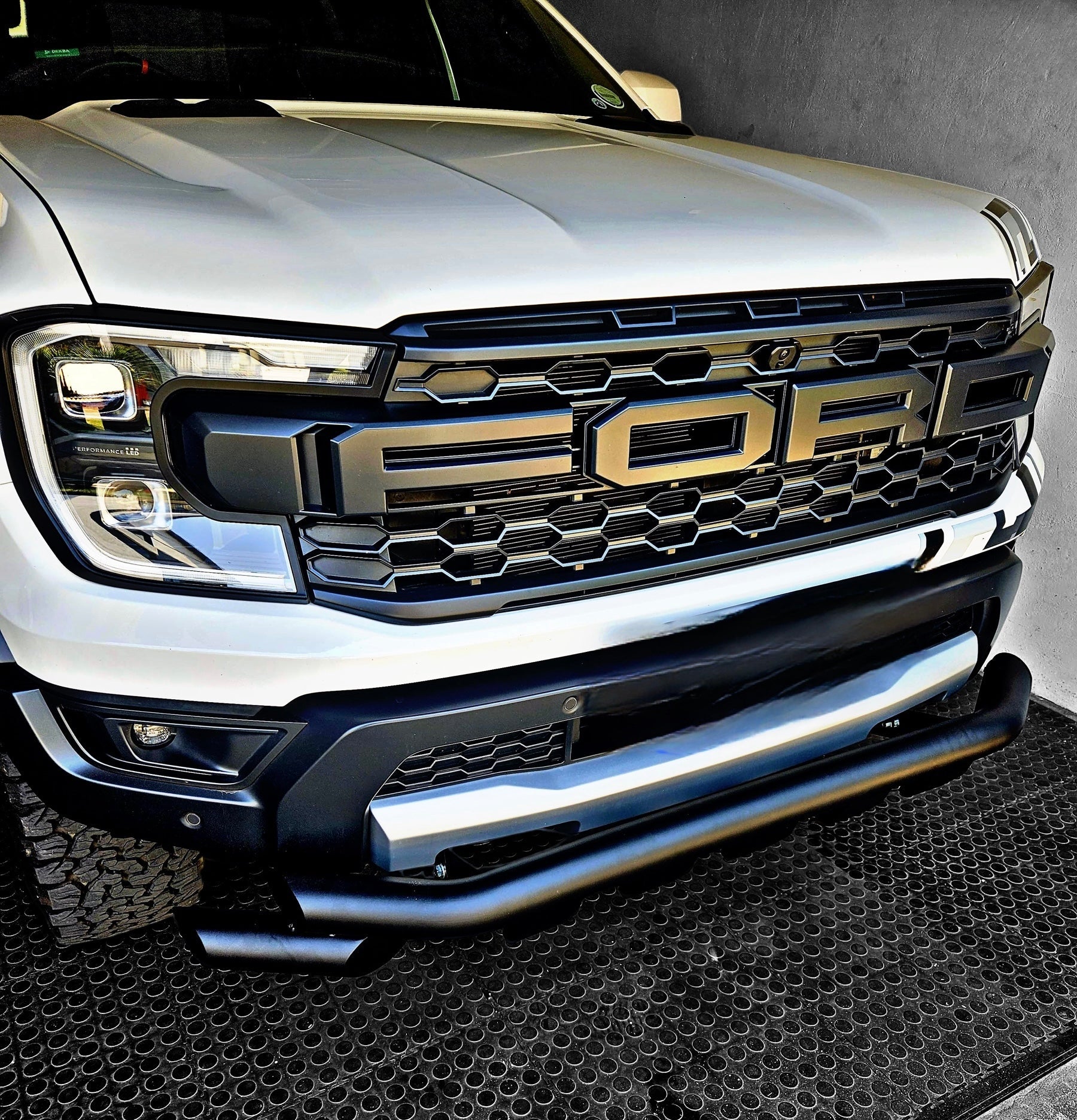 FORD RANGER NEXT GEN 2023 BUMPER GUARD / NUDGE BAR / STYLING BAR 1 PIECE BLACK FITS ALL NEW GENERATION FORD RANGERS