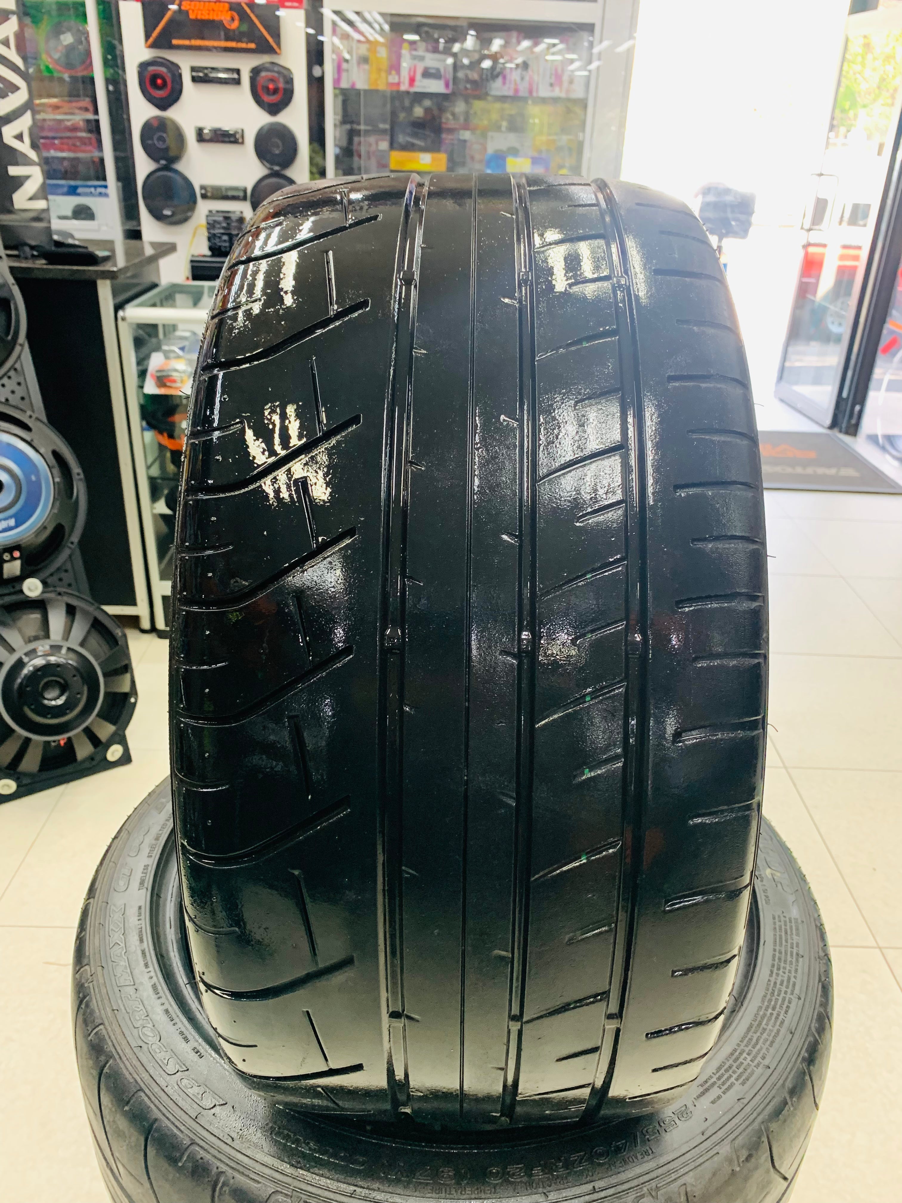 Dunlop tyres pre owned for Nissan gtr 35