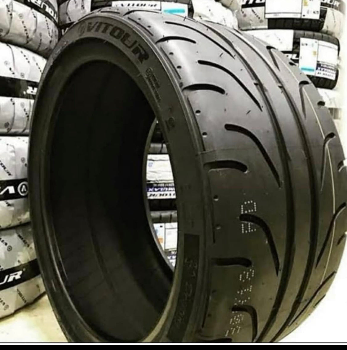 225/45/17 VITOUR TEMPESTA ENZO SEMI SLICKS