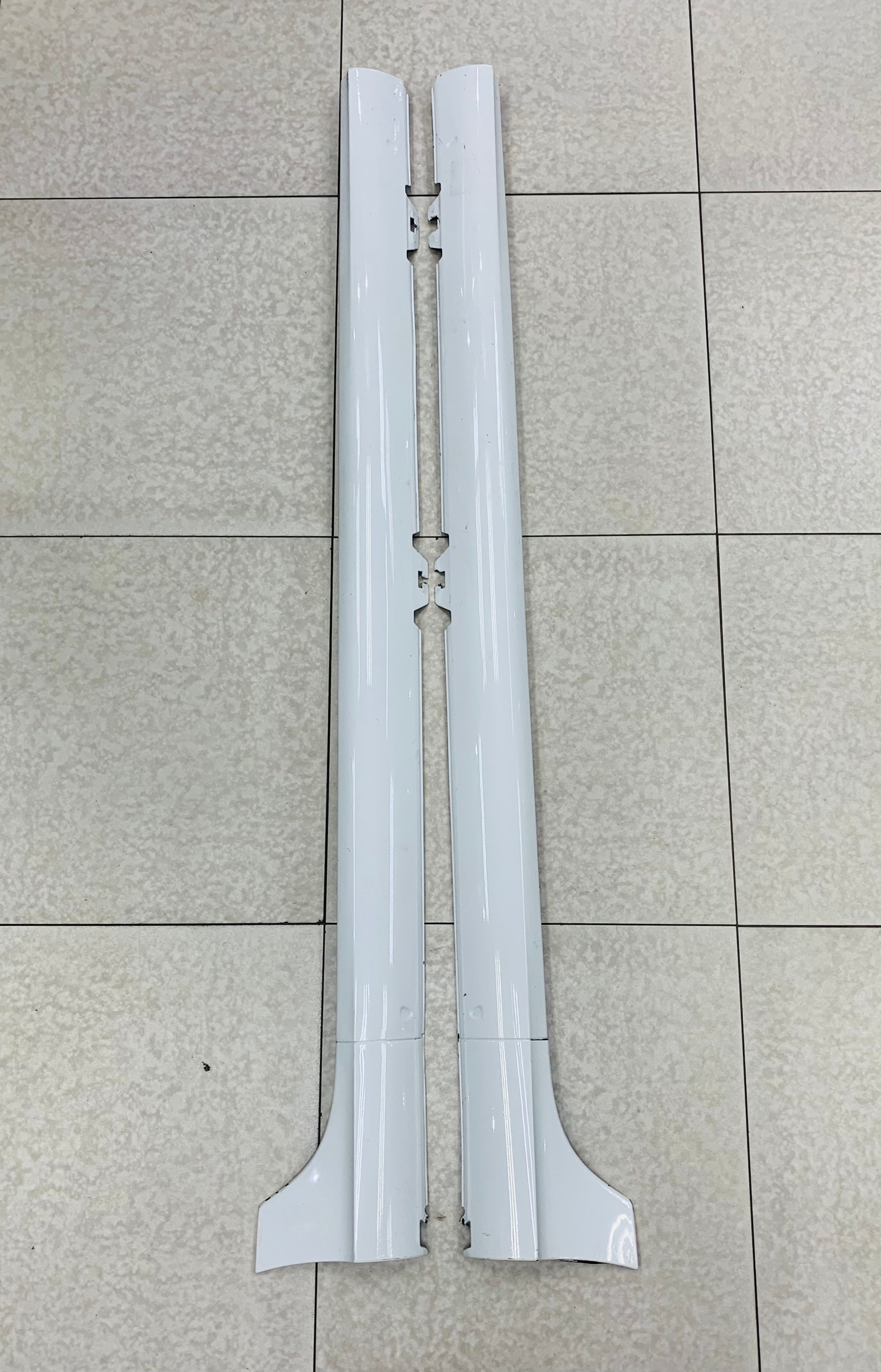Mk5 GTI OEM PREOWNED SIDE SKIRTS
