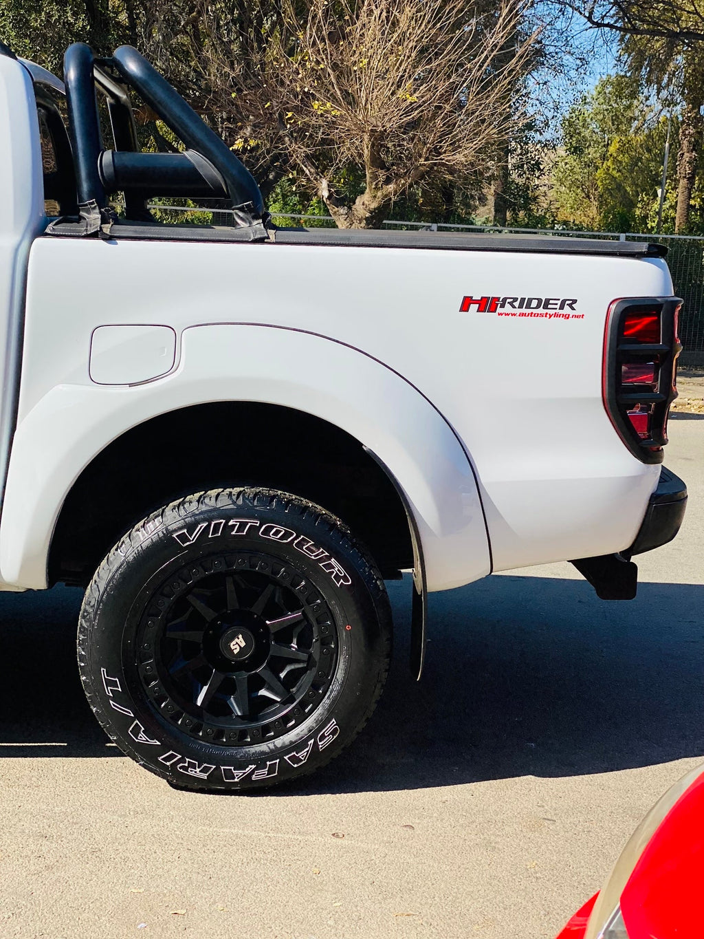 285/60/18 VITOUR SAFARI A/T TYRE WHITE LETTER