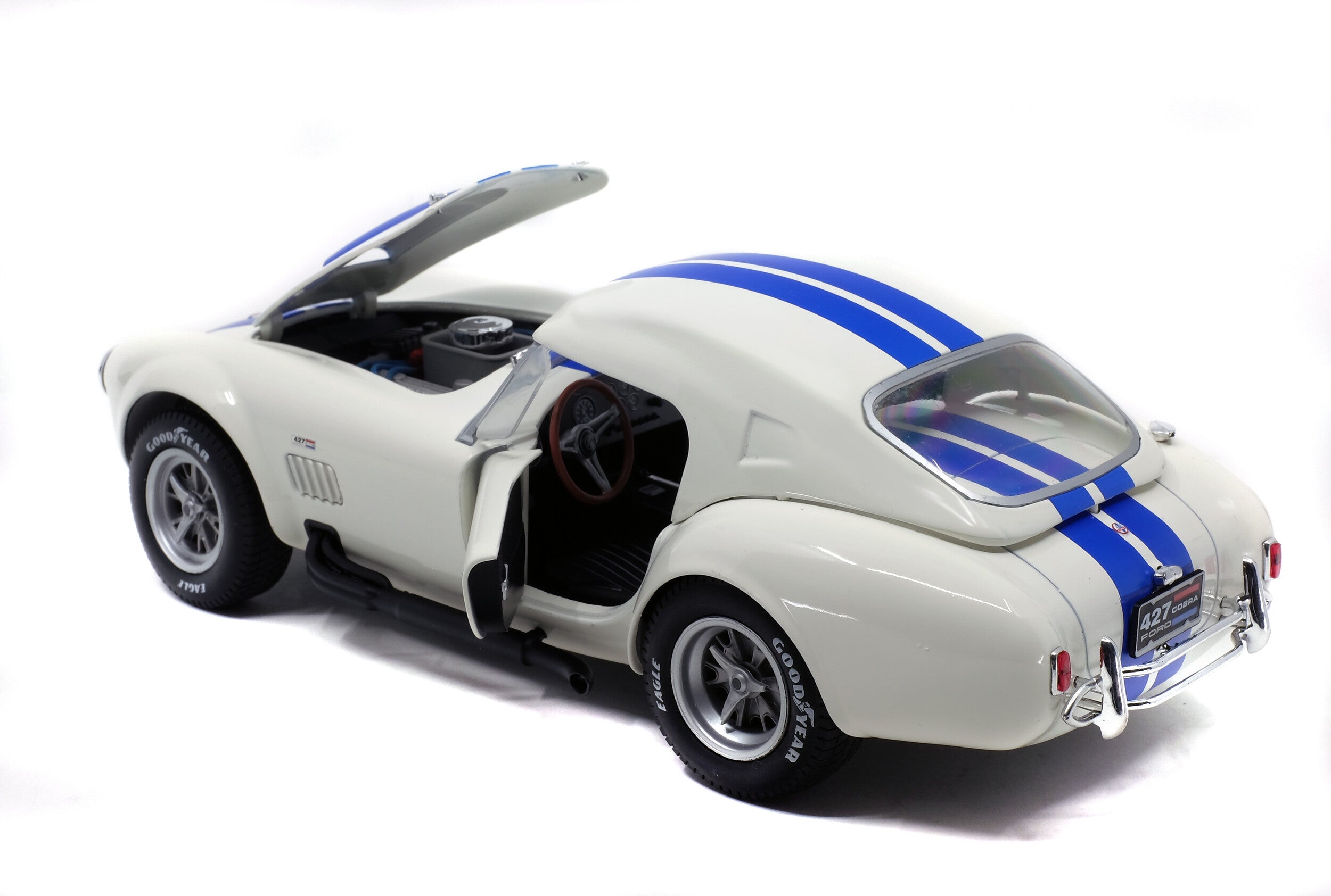 SOLIDO 1:18 SCALE MODEL CAR AC SHELBY COBRA 427 MK2 1965 WHITE