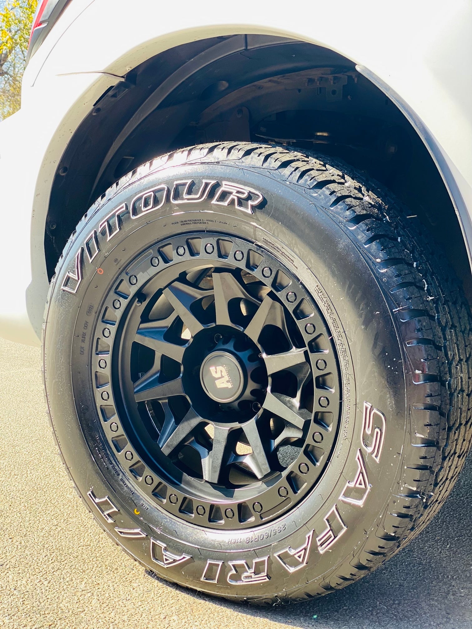 285/60/18 VITOUR SAFARI A/T TYRE WHITE LETTER