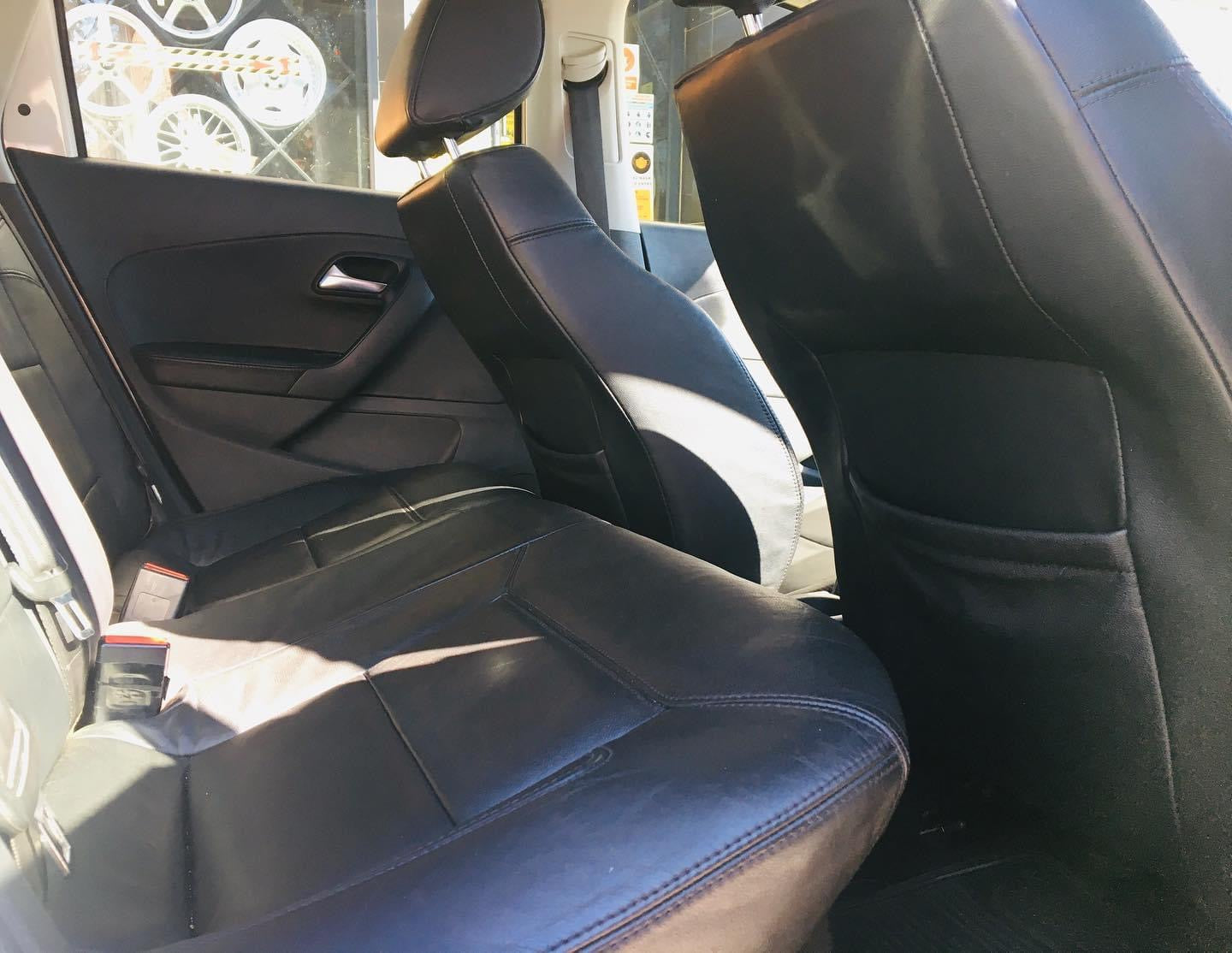 2010 POLO 1.6i ( FULLY LOADED WITH EXTRAS)